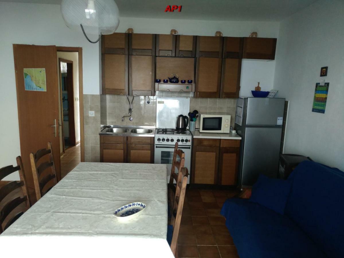 Apartments Sudic Njivice Luaran gambar