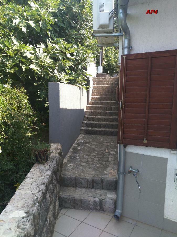 Apartments Sudic Njivice Luaran gambar